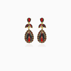 Vielseitige Ohrstecker mit Granat in verschiedenen Formen