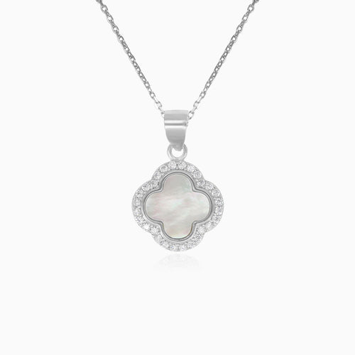 Pendentif halo en argent sterling avec trèfle et perle