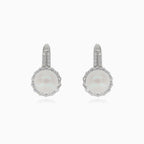 Boucles d'oreilles en argent avec perle et embellissements en zirconium cubique