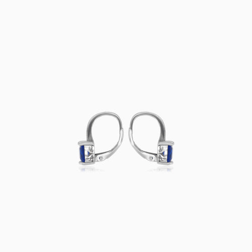 Stříbrné náušnice se syntetickým safírem