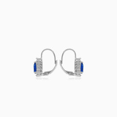 Náušnice s hruškovým broušeným safírem na stříbrných kapkách