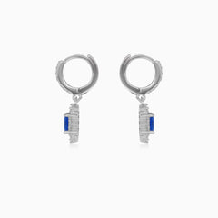 Stříbrné visací náušnice se syntetickým safírem