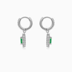 Boucles d’oreilles pendantes en argent halo avec émeraude synthétique