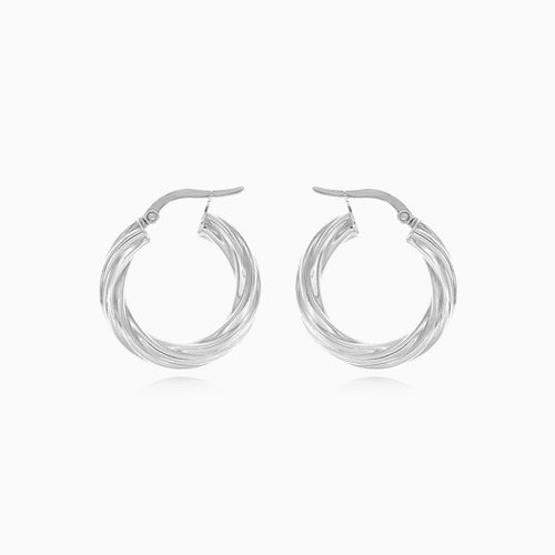 Markante Creolen mit Twist-Design aus Weißgold