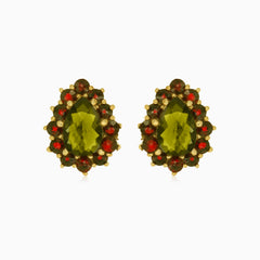 Harmonie enchanteresse : cascades de gemmes serties griffes