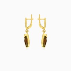 Élégance en grenat taille marquise