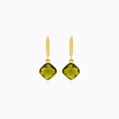 Boucles d’oreilles en or avec moldavite taille coussin