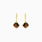 Boucles d’oreilles grenat coussin taille fine à degrés en or