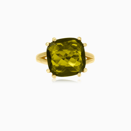 Bague élégante avec pierre taille coussin allure