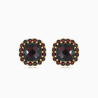 Boucles d’oreilles harmonie avec grenats taille coussin et ronde