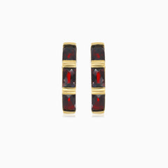 Boucles d'oreilles en or à barre avec triple radiance de grenat