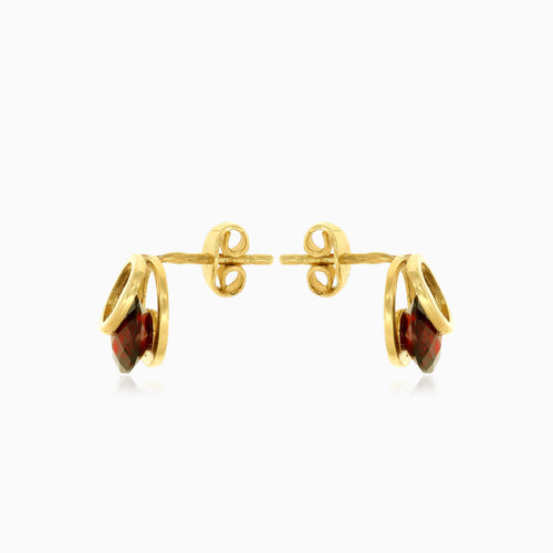 Zlaté náušnice s kulatým granátem s napínáním