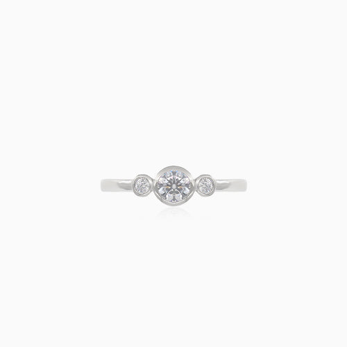 Bague en argent avec zircon cubique serti clos