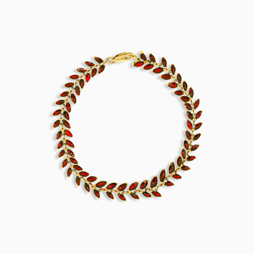 Schickes Armband mit Granat im Marquiseschliff