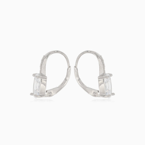 Silberne Ohrhänger mit ovalem Zirkonia