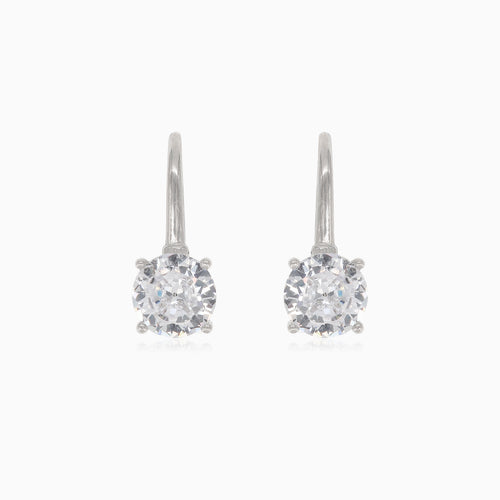 Boucles d’oreilles pendantes en argent avec zirconia cubique rond.