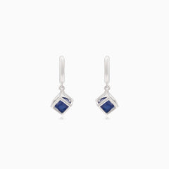 Silberne Würfelohrringe mit synthetischem Saphir innen