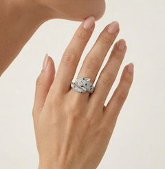 Rozverný prsten inspirovaný panterou s diamantem a modrým safírem