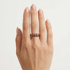 Prsten ze žlutého zlata se dvěma řadami granátů