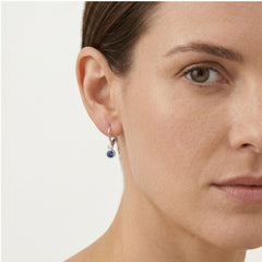 Elegantní náušnice z bílého zlata se safíry a diamanty