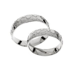 Alliance simple et élégante en or blanc