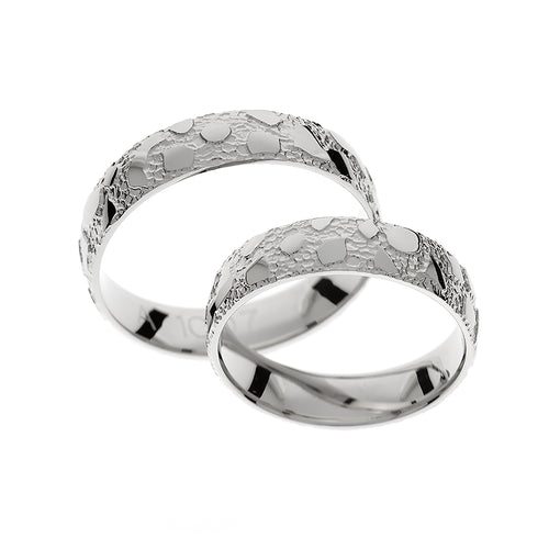 Alliance simple et élégante en or blanc