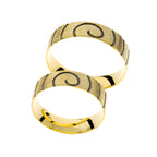 Bague de mariage en or jaune à finition mate avec lignes noires
