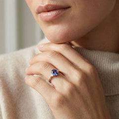 Bague de fiançailles en tanzanite.