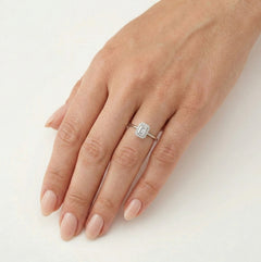 Bague halo blanche rectangulaire