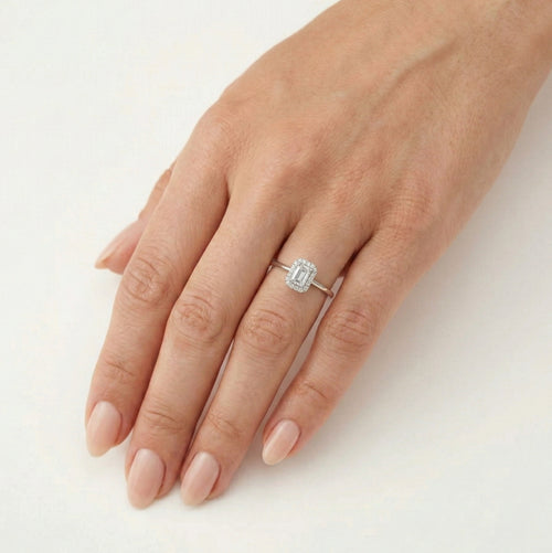Bague halo blanche rectangulaire
