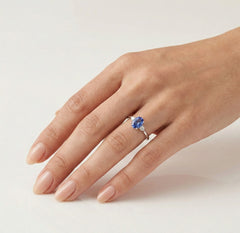Bague de fiançailles en tanzanite.