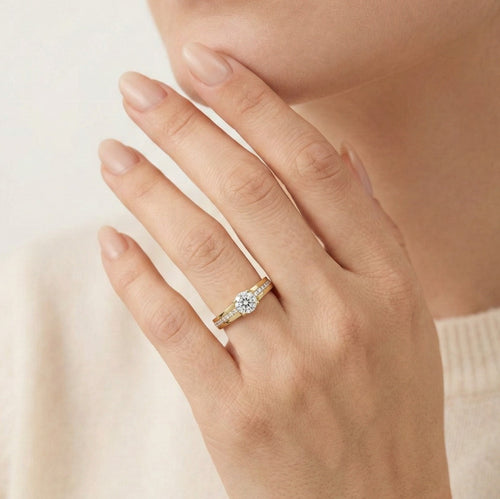 Bague accent contemporaine en or