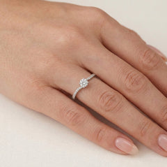 Točitý prsten s třemi krapnami