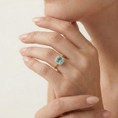 Zlatý prsten s cushion topazem