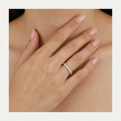 Plain yellow gold ring with diamonds