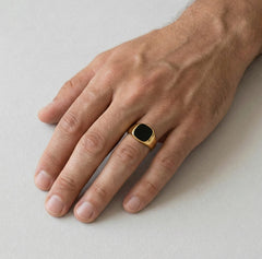 Bague carrée en or émaillé