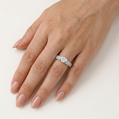 Bague de fiançailles diamant semi-sertie