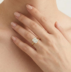 Bague en or avec zircon cubique radiant