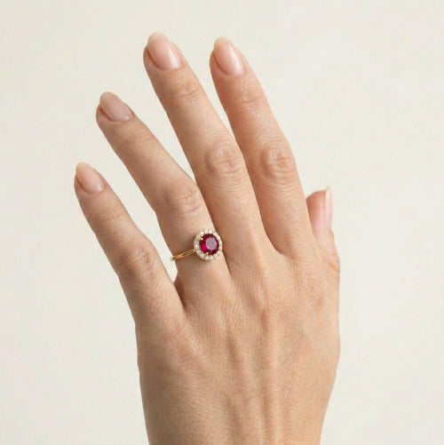 Prsten s kulatým syntetickým rubínem