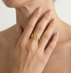 Curb yellow gold ring