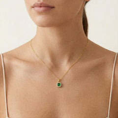 Pendentif en or avec quartz vert taille coussin