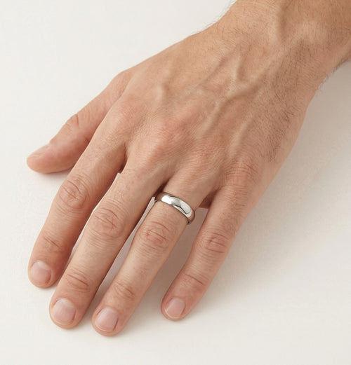 Klasický solitérní platinový snubní prsten