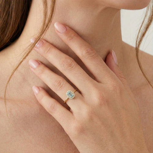 Obdélníkový prsten topaz s lunetou