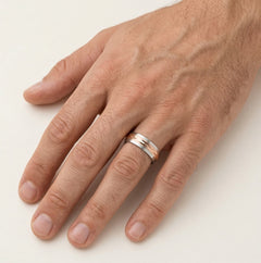 Moderne Roségold- und Weißgold-Eheringe