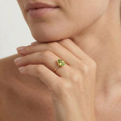 Bague audacieuse Golden Elegance unleashed
