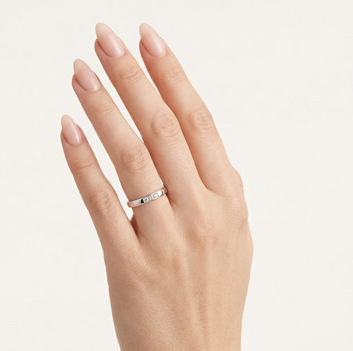 Tenké jednoduché snubní prsteny z bílého zlata