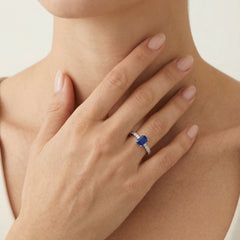 Elegant sapphire white gold ring with diamonds