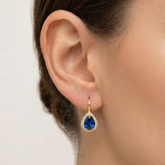 Pendientes de cuarzo azul en corte pera y oro