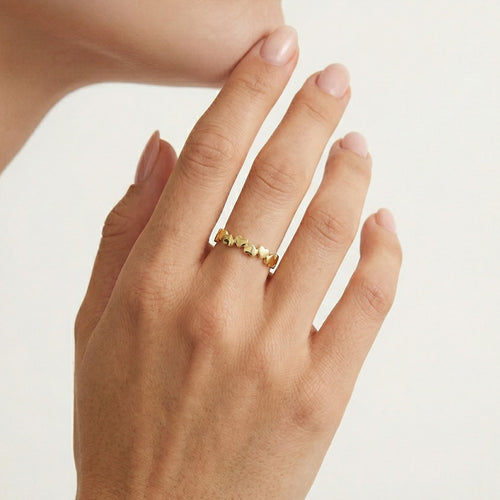 Eleganter Gelbgold-Damenring im Herzdesign