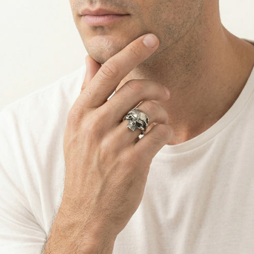 Stříbrný pánský prsten lebka valor